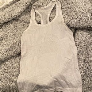 Lululemon tank top !